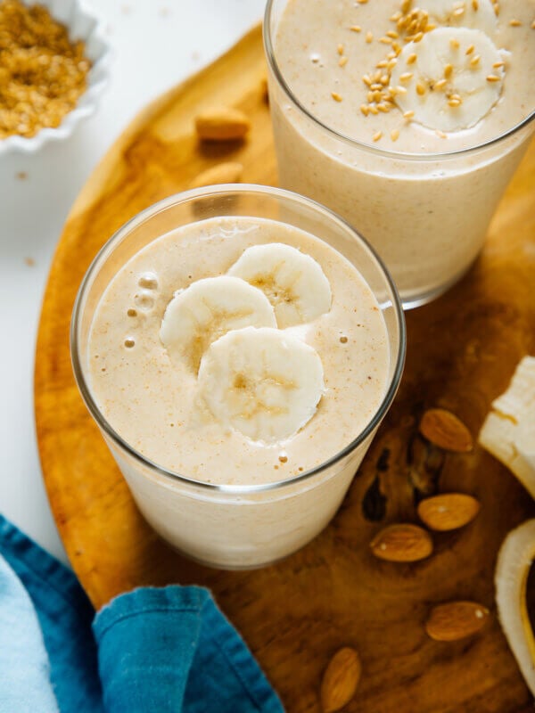 almond banana smoothie